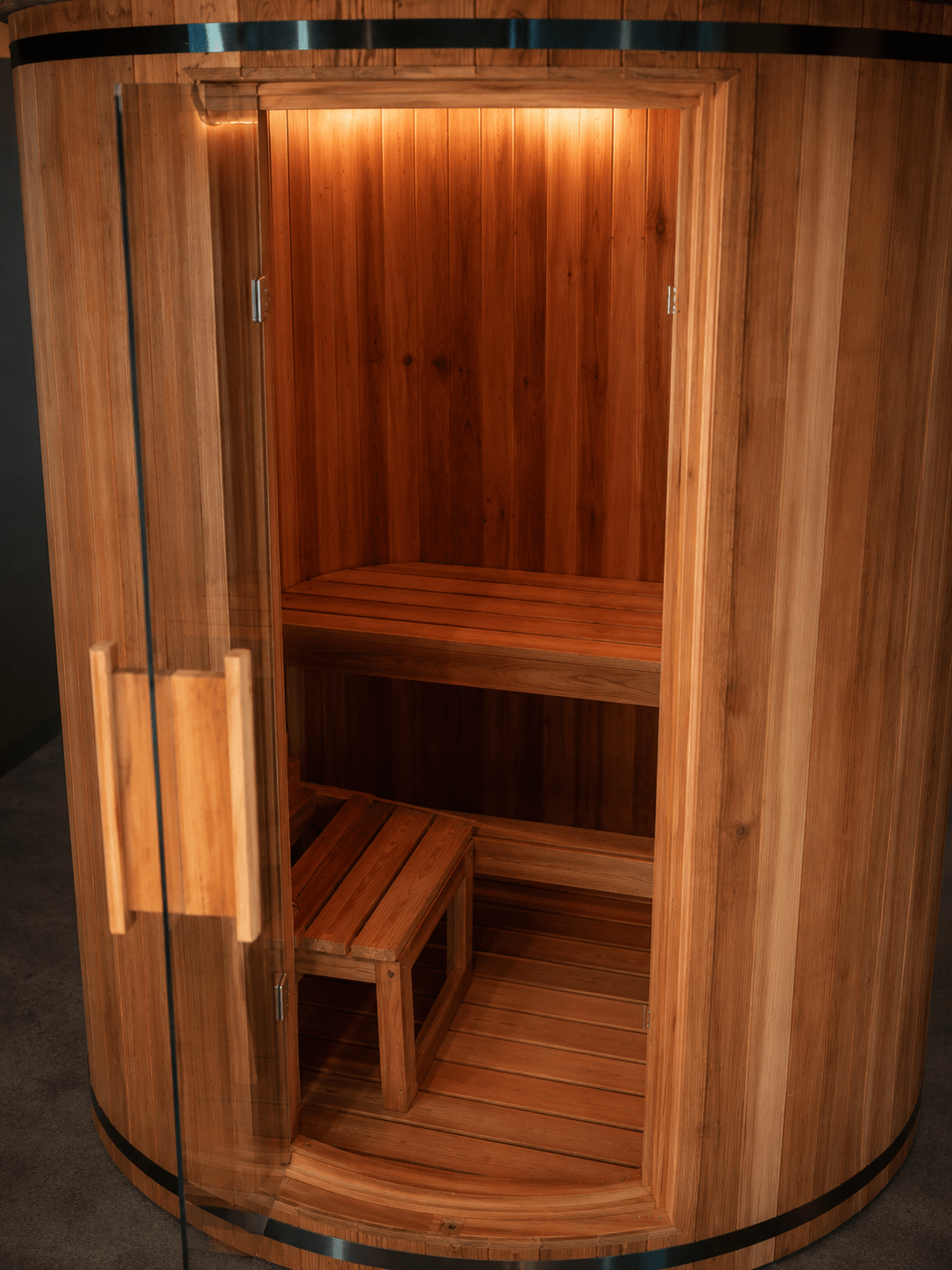 Thermora Barcelona 4-Person Vertical Barrel Sauna | 78” Cedar Wood Outdoor Sauna with 6kW Heater - Forge Recovery